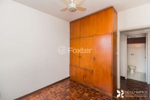 Image 8 - 895375
