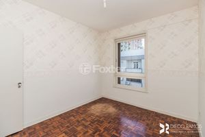Image 11 - 895375