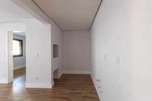 Image 4 - 895406