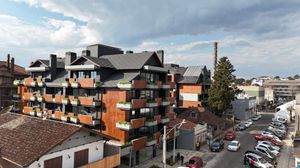 Image 13 - 895406