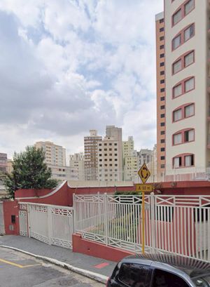 Image 21 - 895408