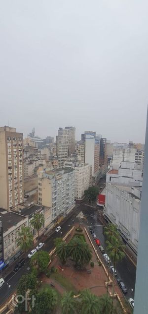 Image 4 - 895409