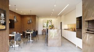Image 19 - 895414