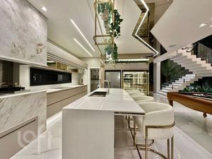 Image 12 - 895421