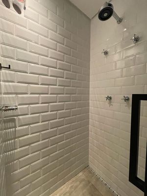 Image 18 - 895450