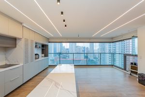 Image 1 - 895457