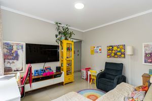 Image 3 - 895484