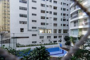 Image 7 - 895484