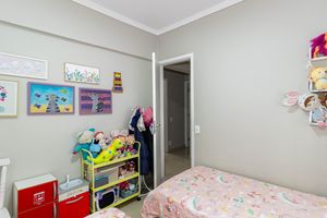 Image 4 - 895484