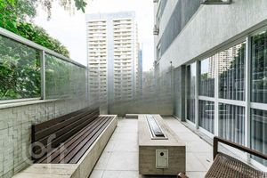 Image 33 - 895493