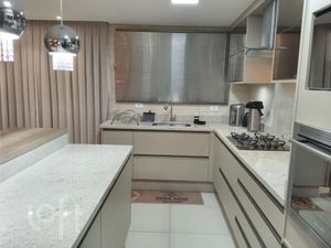 Image 15 - 895497