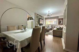 Image 4 - 895499