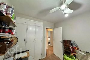 Image 6 - 895499