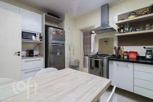 Image 10 - 895501