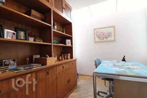 Image 39 - 895502