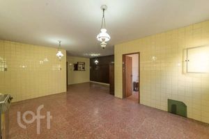 Image 6 - 895503