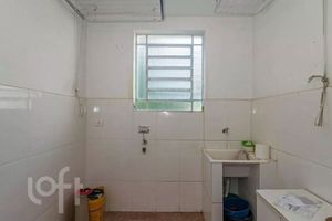Image 35 - 895503