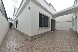 Image 32 - 895504