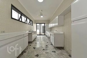 Image 7 - 895504
