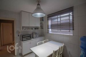 Image 33 - 895505