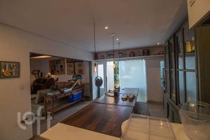 Image 3 - 895505