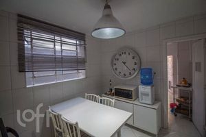 Image 32 - 895505