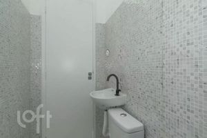 Image 11 - 895506