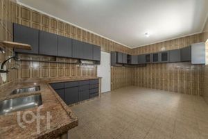 Image 4 - 895506