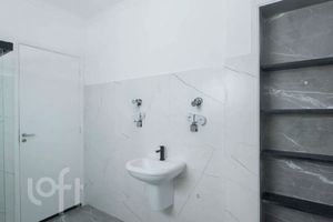 Image 9 - 895506