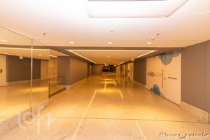 Image 20 - 895511