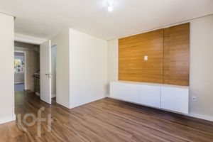 Image 28 - 895518