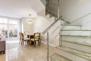 Image 3 - 895518