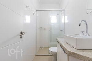 Image 32 - 895518