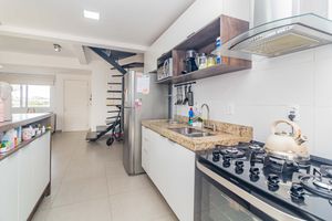 Image 9 - 895521