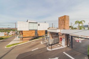Image 33 - 895521