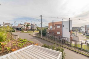 Image 35 - 895521