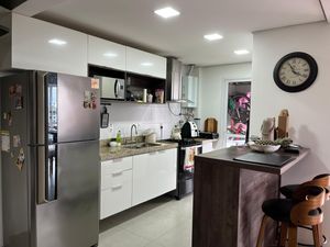 Image 1 - 895521