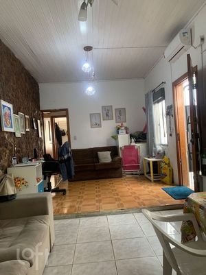 Image 1 - 895525