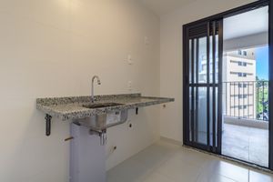 Image 4 - 895526