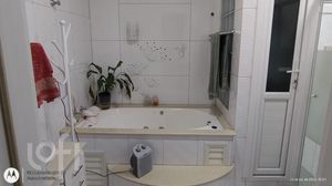 Image 4 - 895529