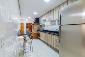 Image 10 - 895541