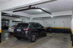 Image 35 - 895546
