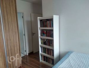 Image 10 - 895554
