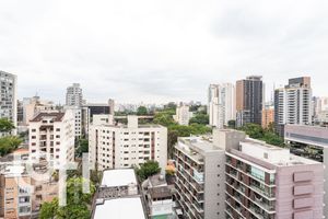 Image 6 - 895558