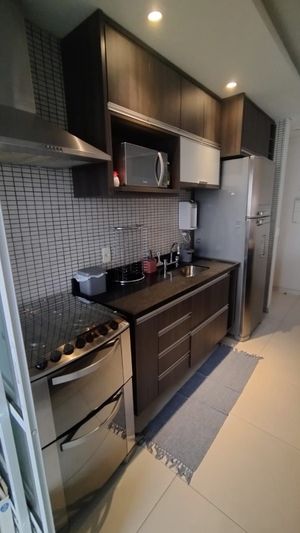 Image 5 - 895602