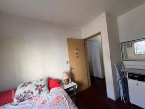 Image 10 - 895603