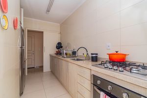 Image 17 - 895605