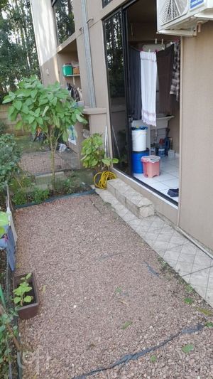 Image 4 - 895606