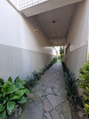 Image 18 - 895608