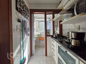 Image 8 - 895608